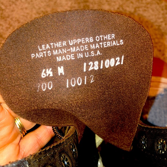 Women’s 6.5 Golden Retriever Logging Boots - Picture 3 of 4